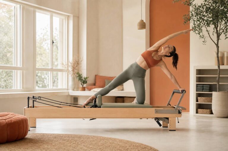 Pilates reformer : séances, bienfaits et tarifs